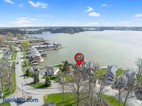 Water Front Home with 24' boat dock - Image 1