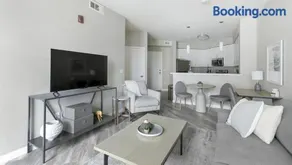Landing - Modern Apartment with Amazing Amenities (ID8251X83) - Image 3