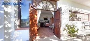 Spacious Apartment with Pool in Yeste - 120 m² - 10 Guests - Image 1