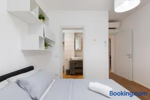 Luxury Melzo 8 - Porta Venezia - Image 3
