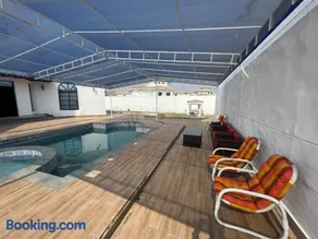 Oasis dream farmhouse - Image 1