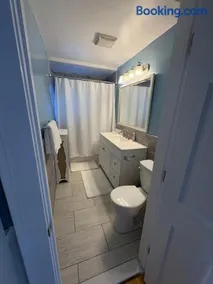 Comfortable 3-Bedroom in a Quiet Area - Image 5