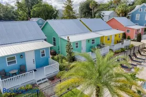 Quaint Cottage with Private Pool-Walk to Everything - Image 2
