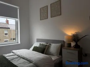 ResiLets - Stanley House - Large, Modern 3 Bed - NEW! - Image 4