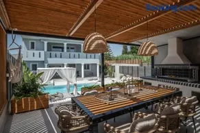 Fratelli Villa, with Heated Pool & Spa Whirlpool, By ThinkVilla - Image 3