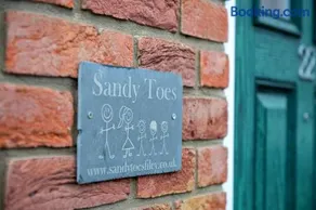 Sandy Toes, The Bay, Filey - Image 4