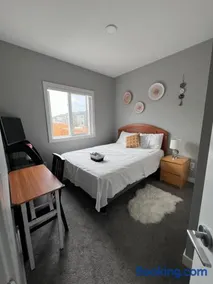 Cozy private Bedroom with a full bathroom and kitchenette - Image 1