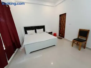 Hotel O Home Kanak Hotel & Resort Homestay - Image 2