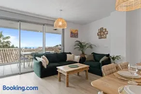 Modern and elegant apartment with two terraces - Image 1