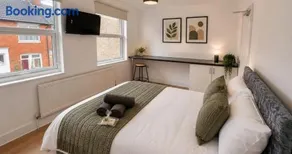 Contractor Workforce Accommodation - 5 Bedrooms Perfect For Work Crews & Groups, WiFi Smart TV's In All Rooms - Parking Sleeps 5-8 Guests - Image 4