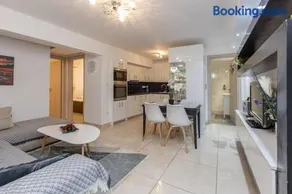 Varkiza Seaside 2BD Apartment - Image 3