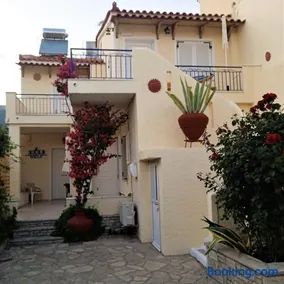 Elli Studios & Apartments - Image 2