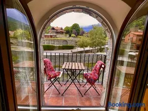 Apartamento colgante al río con vistas al puente - Image 4