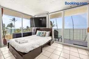 Amazing Beachfront Condo with AC - Image 2