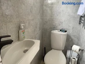 Auntie Bett's - Cosy Double Bedded Ensuite Room with Mini Kitchen - Image 4
