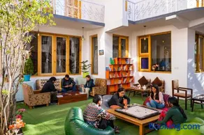 Rainbow Hostelier - Image 5