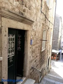 House Nina - Image 3
