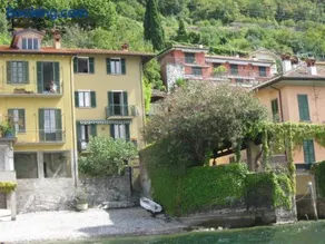 CASA IN RIVA AL LAGO - Image 1