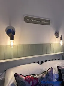 The Little Coastal Hideaway with Stunning Sea Views and Garden - Image 2