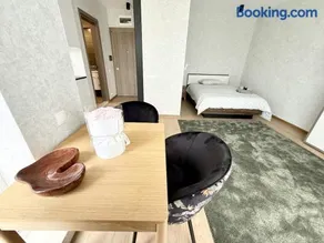 Moreni Residence Apartment - A peaceful retreat w Vitosha view & Free Parking - Image 3