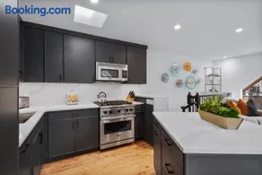Aspen Townhouse West Unit 1, Fully Renovated and Steps from Downtown - Image 4