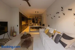 Vouliagmeni Apartments 18 - Image 4