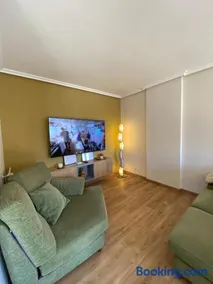 HomeOffice with Church Views - Image 4