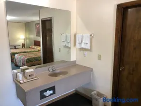 Budget Host Inn - Emporia - Image 3
