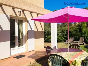 Maison conviviale avec vue sur la montagne à Sainte-Maxime - Image 1