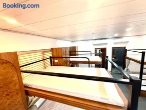 R9 Homestay - Image 2