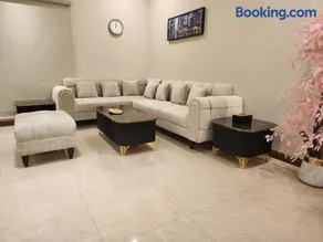 Elegant Designer Studio, Hotel-Style Comfort in Zeta Mall - Image 3