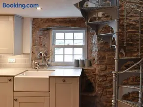secret cottage - Image 2