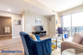 Modern Apt with Harbor Views - Image 4