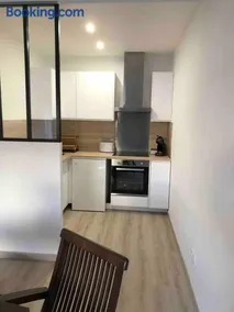 Pleasant beachfront apartment - Image 2
