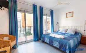 Hola Sitges Apartments - Image 1