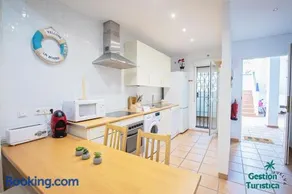 Piso en urbanización con piscina, pádel, tenis y golf - Image 2