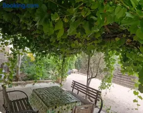 Grand mas provençal 3 chambres et 1 dortoir 7 pers, idéal familles groupes, fraîcheur d'été - Image 4