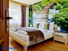 Apartment Burger - Image 1