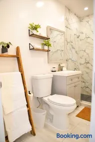 Vibrant 4bd 2ba Miami Home w POOL - Image 3