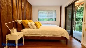 Snows Creek Retreat - The Creek House - Image 2