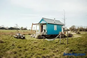 Surf Shack - Image 1