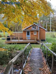 Cozy stream-side cabin - Image 3