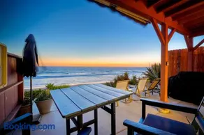 Oceanfront Condo, Private Patio, Beach Access, BBQ - Image 2