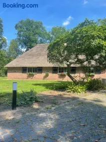 Unieke Twentse boerderij - 4 bedrooms & huge private garden - Image 1