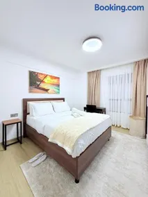 Westlands Marina Bay square 2 bed room Luxe with great city views at 14th floor - Image 2