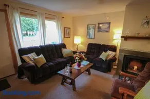 Quaint Condo 5 minutes to the ski slopes Valley Park D1 - Image 3