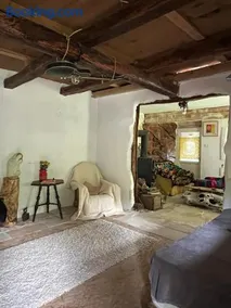 Stillwood Retreat-Off-Grid Nature Escape - Image 4
