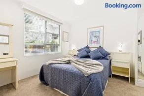 HENRY12 Self- Catering - Image 4