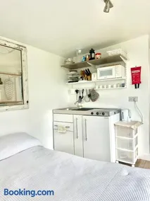Cosy Studio with a field view - Image 5