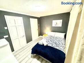 Cosy 2 Bed Flat, Up to 6 Guests, Plus 4 Onsite Free Parking Reading South M4 Jct 11 RG28PY - Image 5